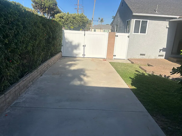2163 Charlemagne Ave — Photo 12