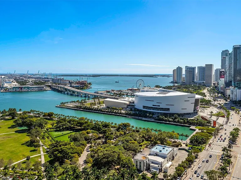 1100 Biscayne Blvd #2907 — Photo 36
