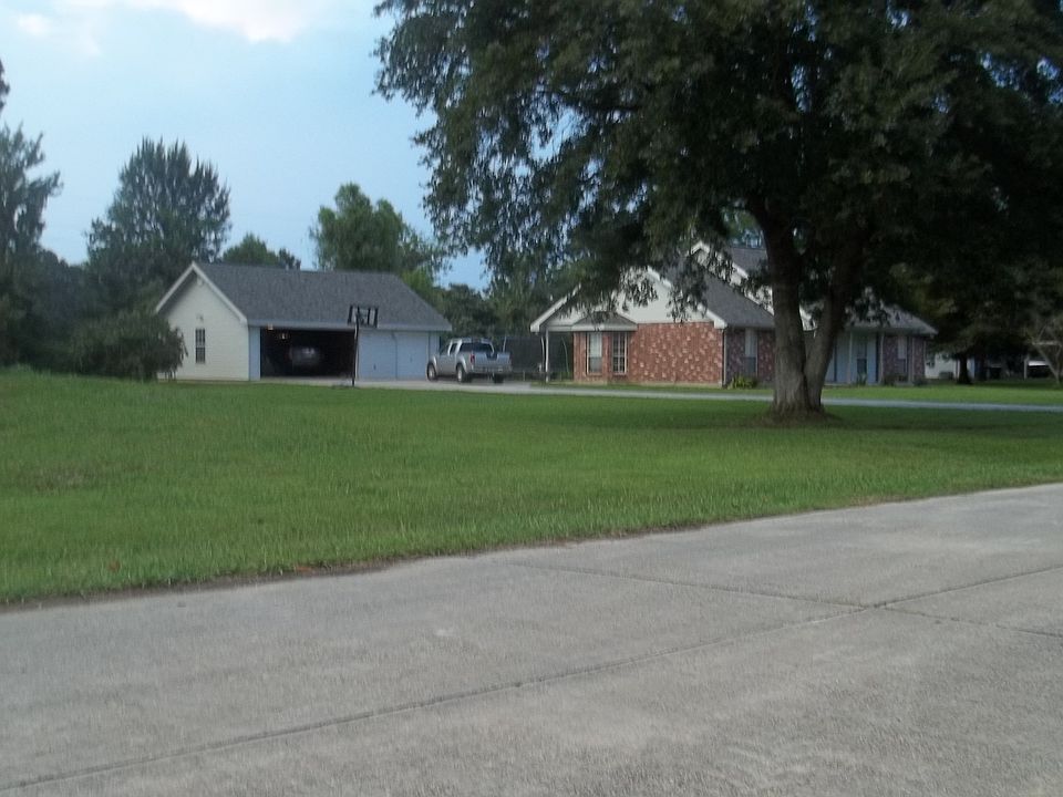 2nd image of 609 Terre Haute Pl