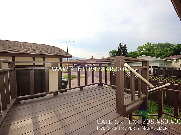 36 Temple Ave — Photo 16