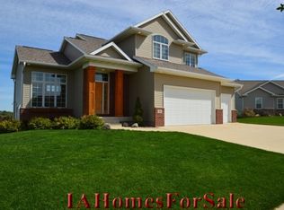 231 Wildrose Dr, Fairfax, IA 52228