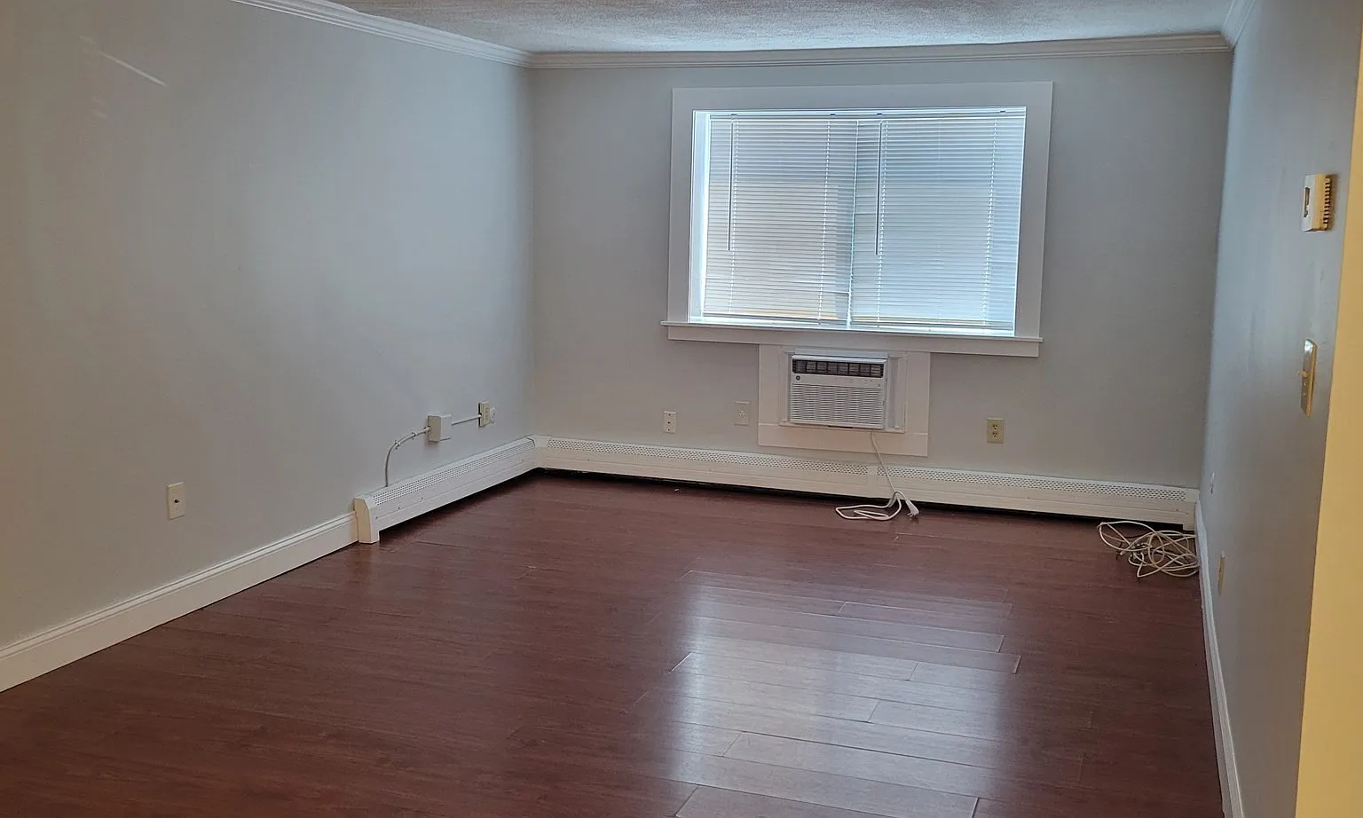 2 bed, 1.0 bath, 1000 sqft, $2,350 — Photo 4