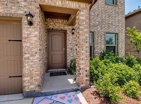 2nd image of 7949 Mosspark Ln