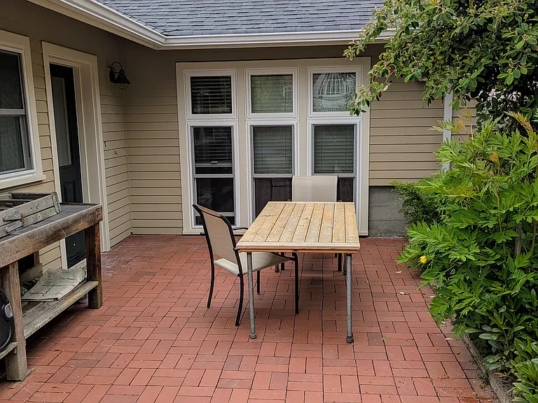 919 21st Ave E #A — Photo 2