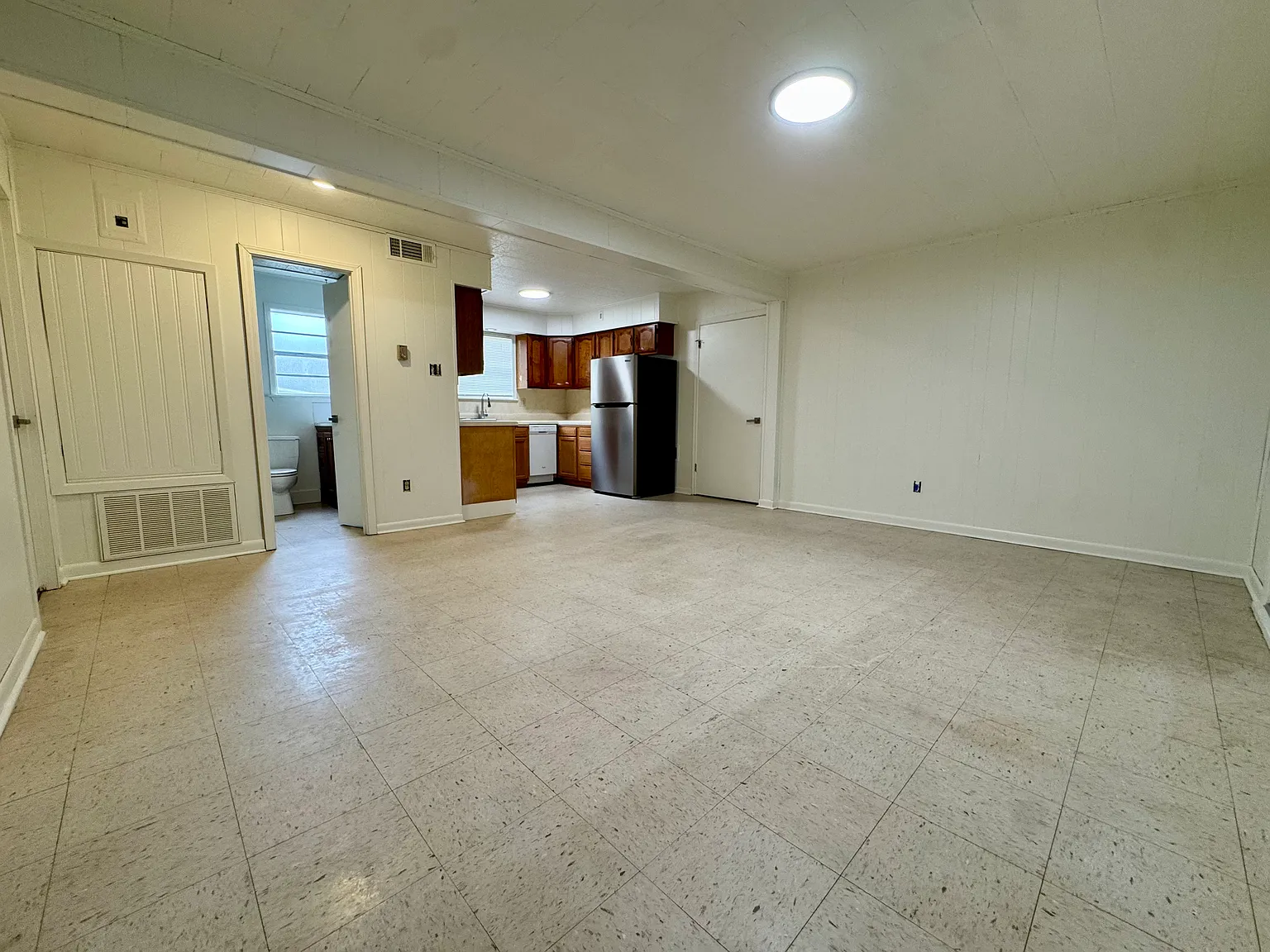 536 Aurora Ave — Photo 1