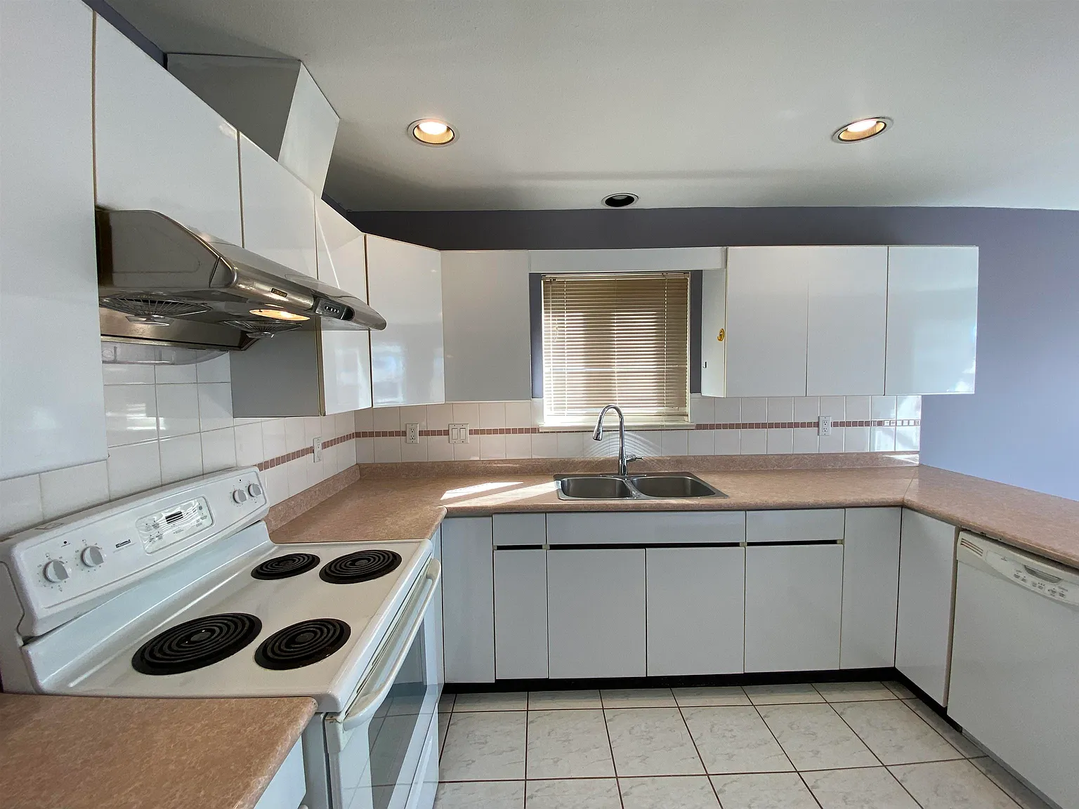 2 bed, 750 sqft, $1,800 — Photo 3