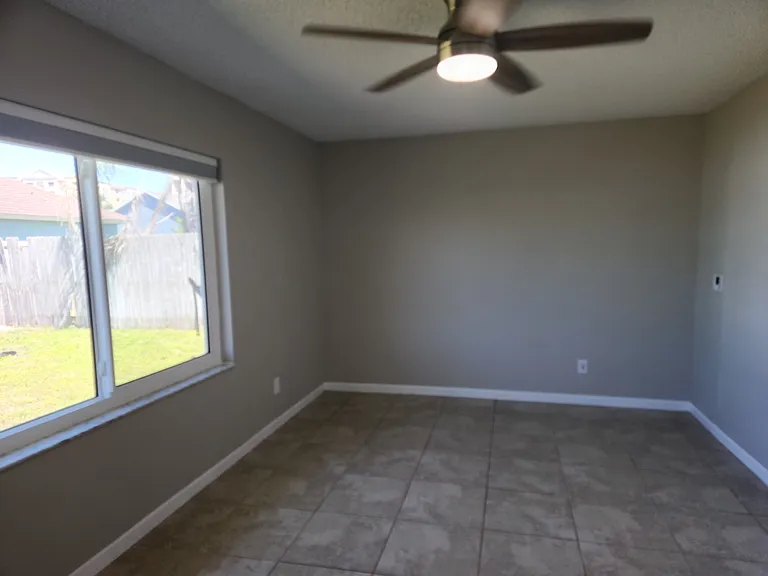 172 Lee Ave — Photo 5