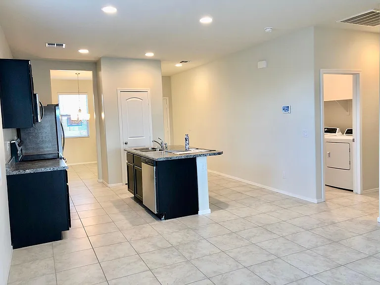 11723 E Marigold Ln — Photo 4