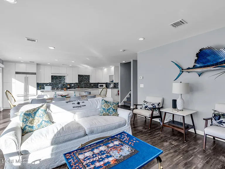 213 Hayes Ct — Photo 9