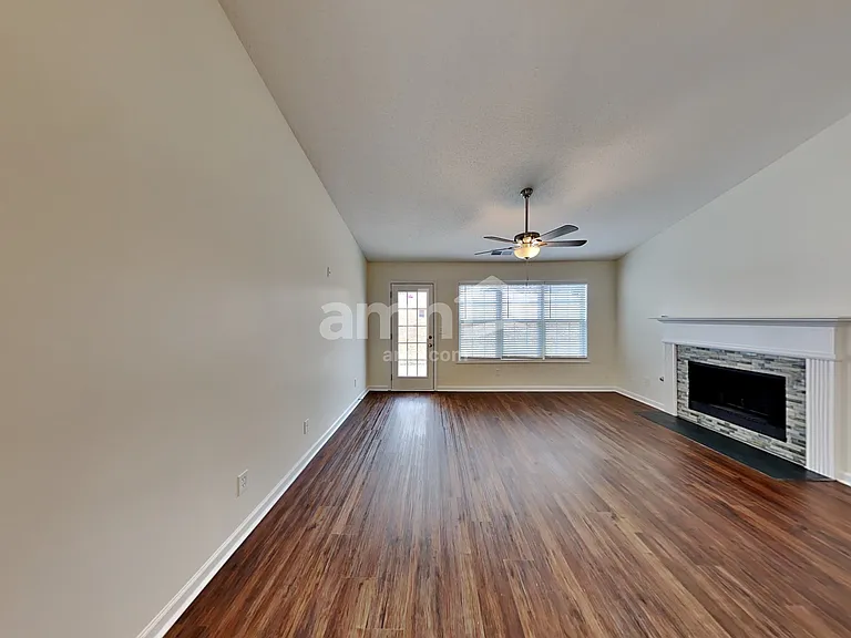 392 Rosemont Ct — Photo 7