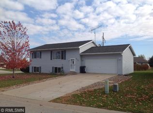 412 8th St N, Goodhue, MN 55027