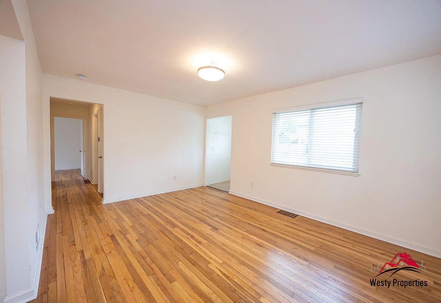 2005 Northeast Prescott Street - Apt 4 — Photo 3