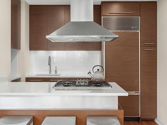 5th image of 39 E 29th St APT 15C