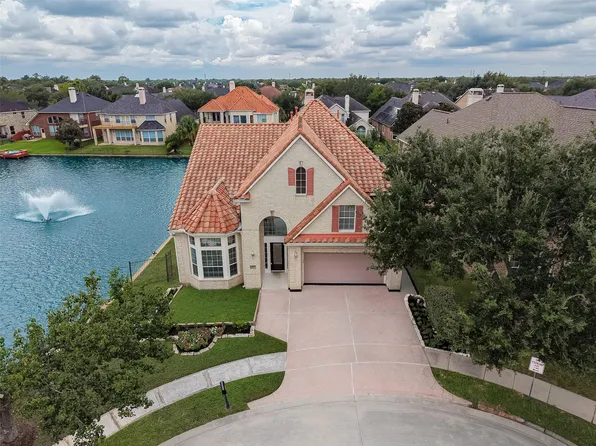 14242 Ashmore Reef Ct, Sugar Land, TX 77498