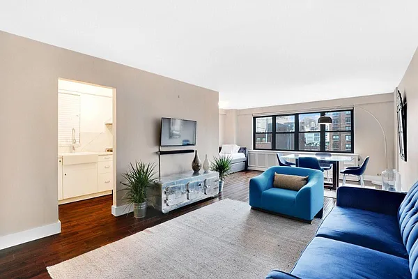 Rented by Level Group | media 61