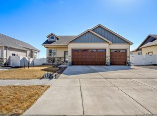 5501 Opal Dr, Cheyenne, WY 82009