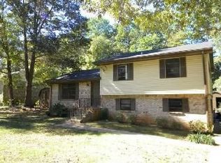 6933 Stephens Dr, Rex, GA 30273