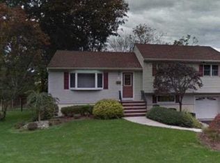 33 Carol Pl, Wayne, NJ 07470