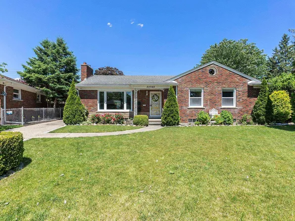 20740 Virginia Ln, Grosse Pointe Woods, MI 48236