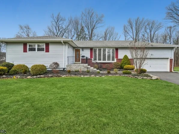 25 Victoria Dr, Clark Twp., NJ 07066