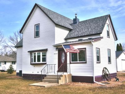 235 Elm St S, Belle Plaine, MN, 56011