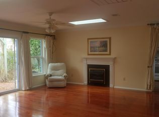 609 Azalea Dr, Ocean Springs, MS 39564