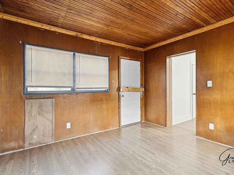 16211 Kentucky St — Photo 16