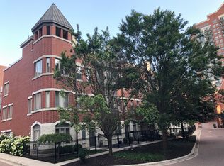 1820 S Calumet Pkwy, Chicago, IL 60616