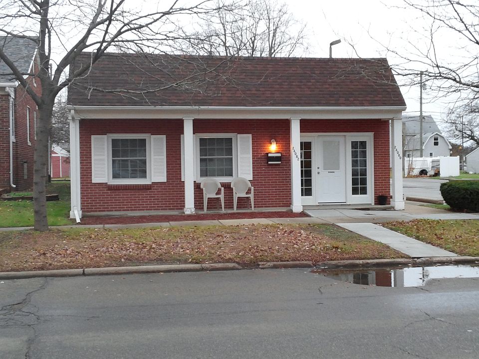 2nd image of 26082 E Huron River Dr