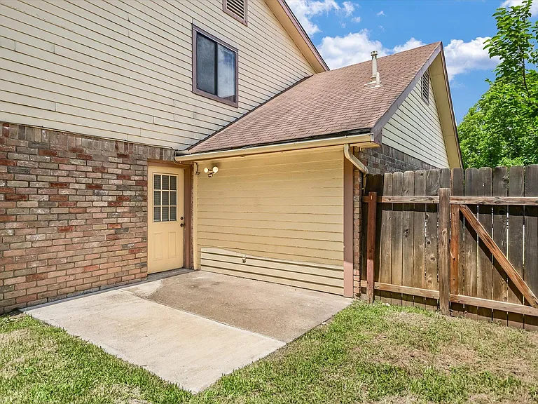 803 Valley View Dr #B — Photo 15