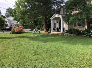 8415 Lynbrook Dr, Bethesda, MD 20814