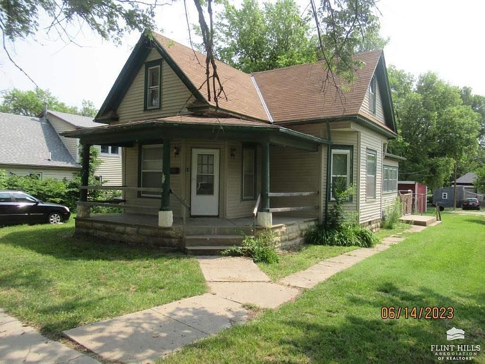 12 North St D, Herington, KS 67449 MLS 20231532 Zillow