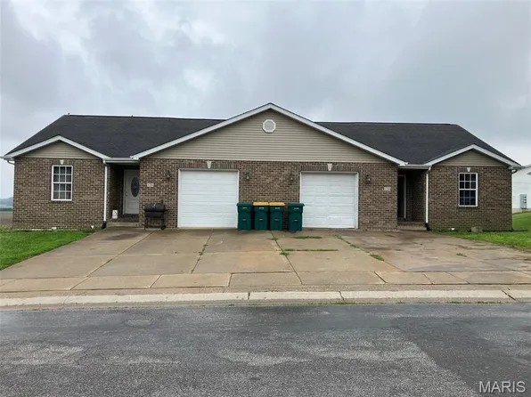 126-128-128 Perryman St, Lebanon, IL 62254