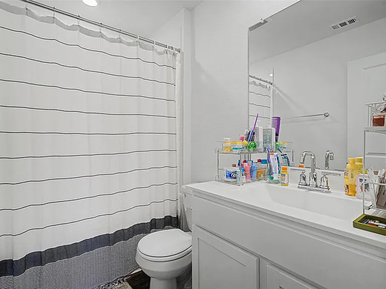 18517 Cremello Dr #B — Photo 11