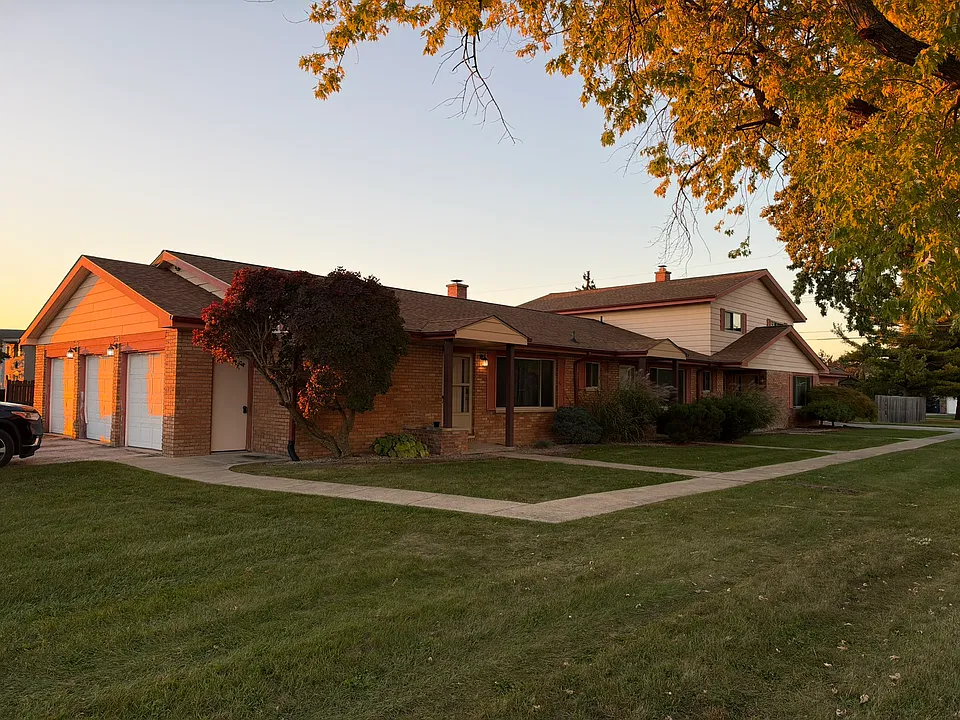 2099 Fabian Dr #1