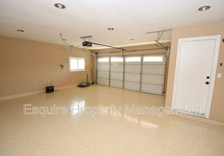 341 Julian St — Photo 11