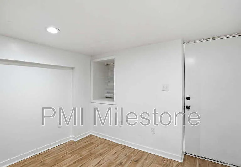 316 N High St — Photo 9