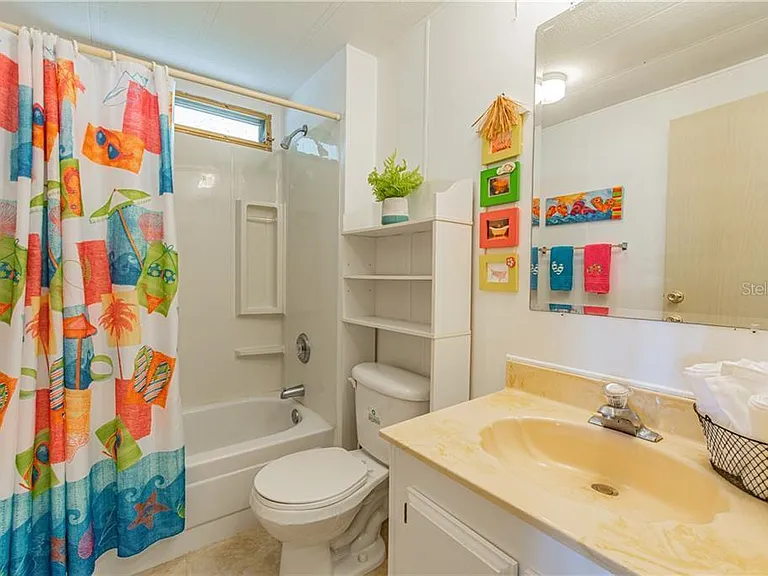 274 Beach Ct — Photo 16