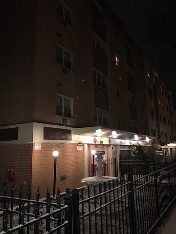1st image of 5950 N Kenmore Ave APT 209