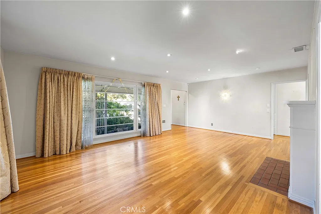 2 bed, 1557 sqft, $4,500 — Photo 3