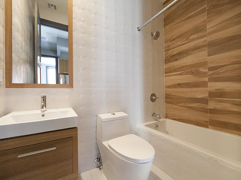 125 Boerum St #4B — Photo 6