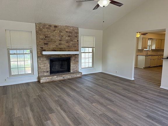 3rd image of 1803 Falcon Dr