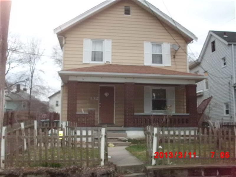 1st image of 132 W 65th St