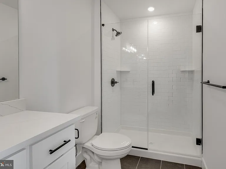 2214 N Front St #204 — Photo 18