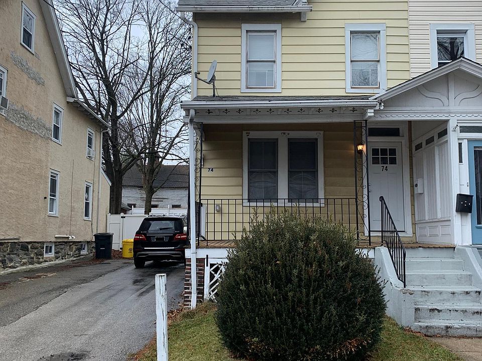 Fully renovated twin home a few steps away from all convenience: parks, shops, restaurant, train station and lower Merion award winning school district