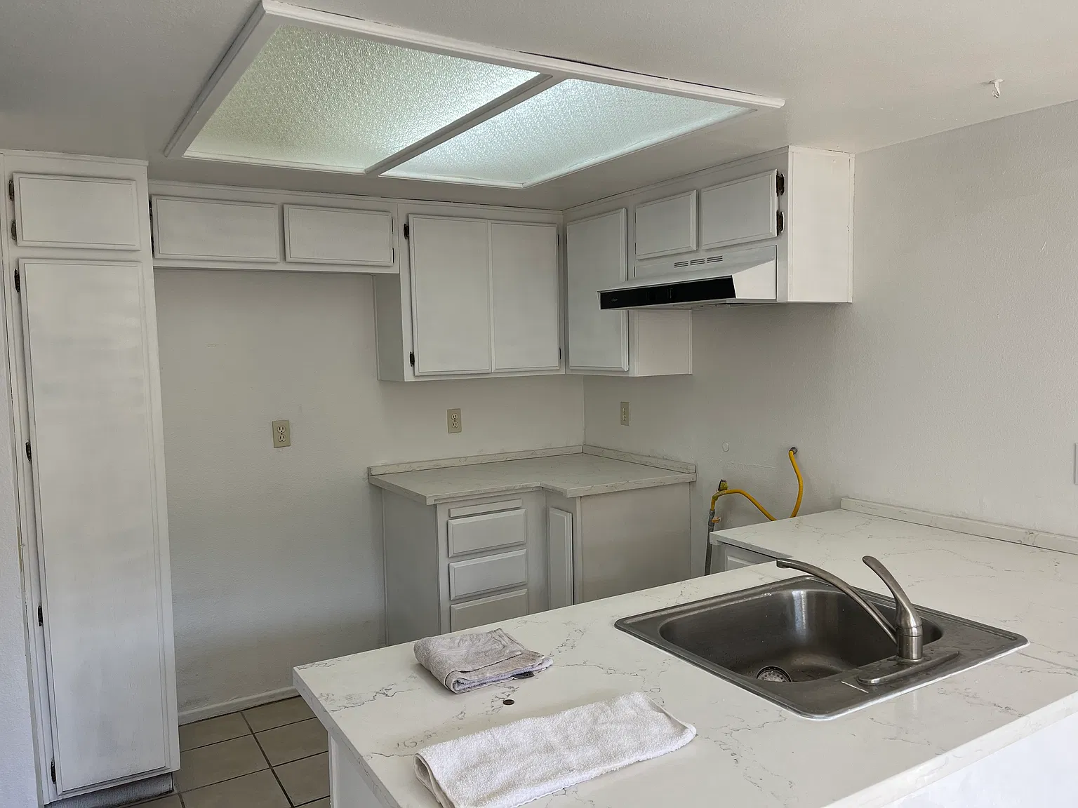 2 bed, 1200 sqft, $2,400 — Photo 4