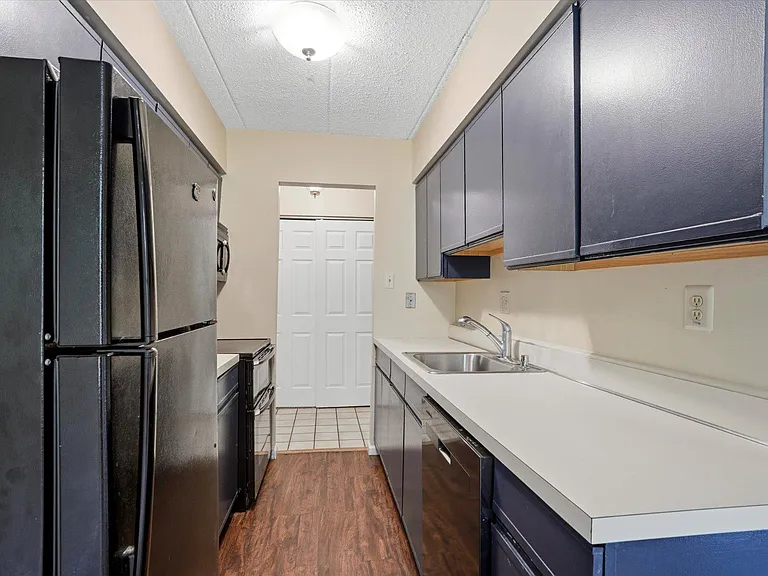 623 Washington Pl — Photo 7