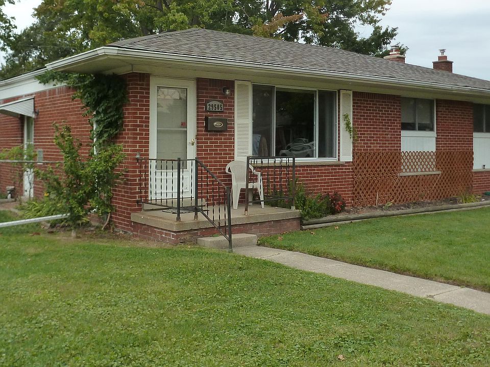Large Spacious Corner Lot