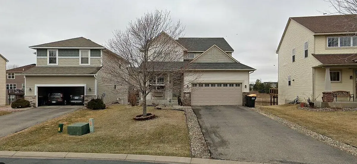 4 bed, 3.5 bath, 2335 sqft, $2,875 — Photo 1