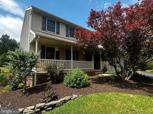 233 Midland Cir, Mount Joy, PA 17552